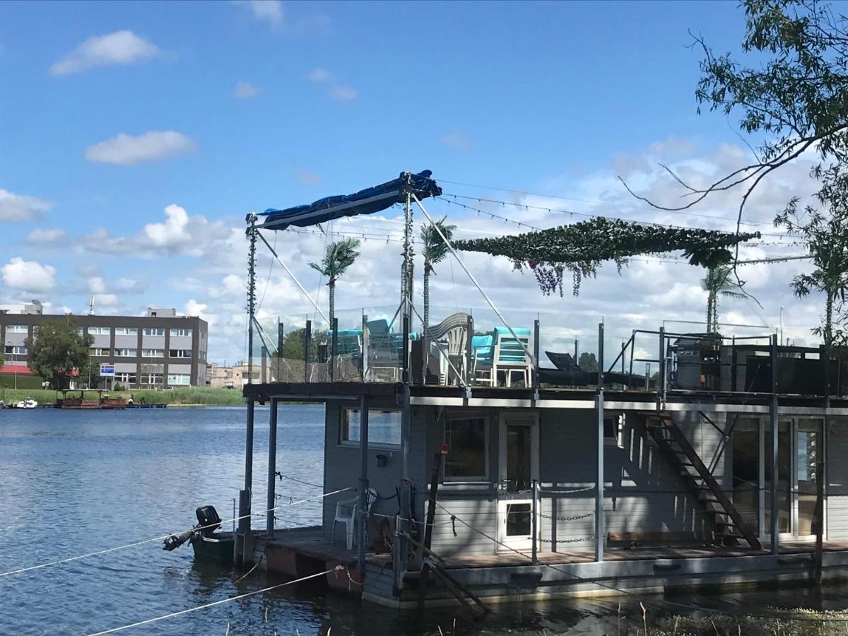 Hotel Houseboat On The Water Liepāja Esterno foto