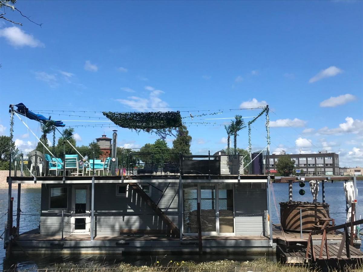 Hotel Houseboat On The Water Liepāja Esterno foto
