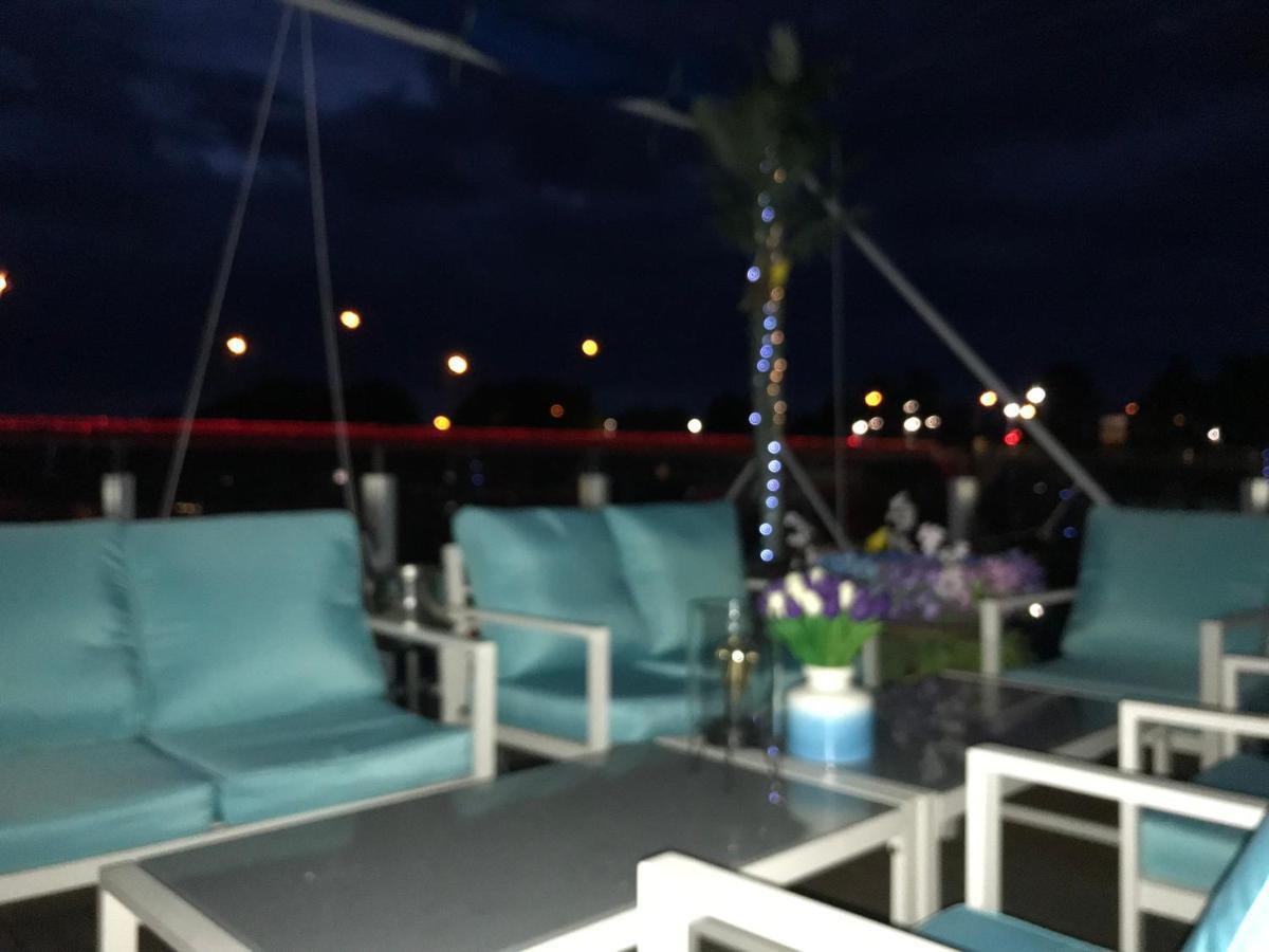 Hotel Houseboat On The Water Liepāja Esterno foto