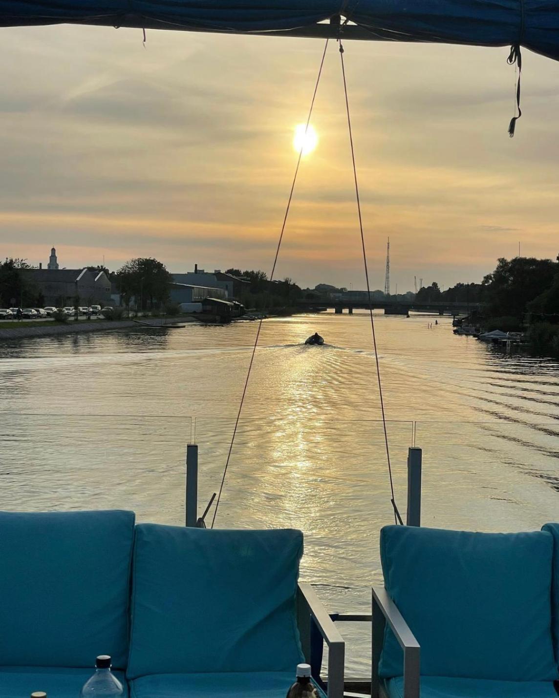 Hotel Houseboat On The Water Liepāja Esterno foto
