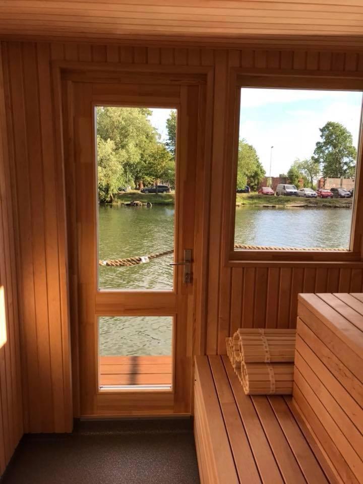 Hotel Houseboat On The Water Liepāja Esterno foto