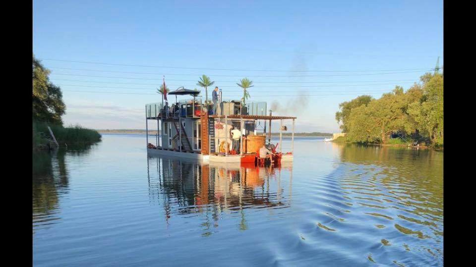 Hotel Houseboat On The Water Liepāja Esterno foto